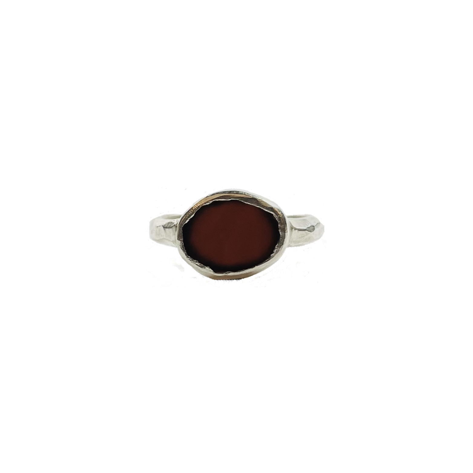 Packshot Bague Egée Grenat vermeil par la créatrice Louise Vurpas pour Bijouterie Fine
