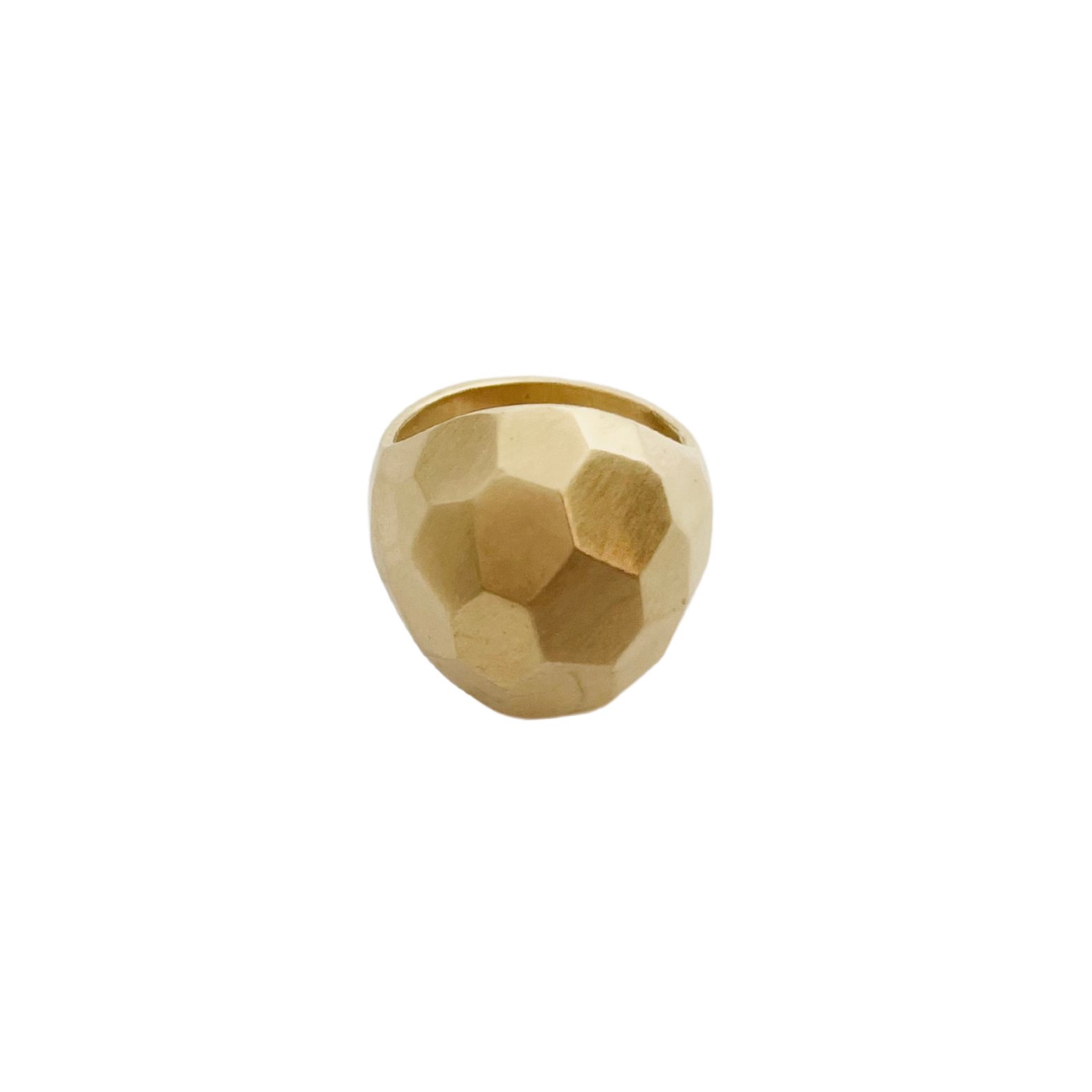 Packshot Bague Facette en vermeil par la créatrice Louise Vurpas pour Bijouterie Fine
