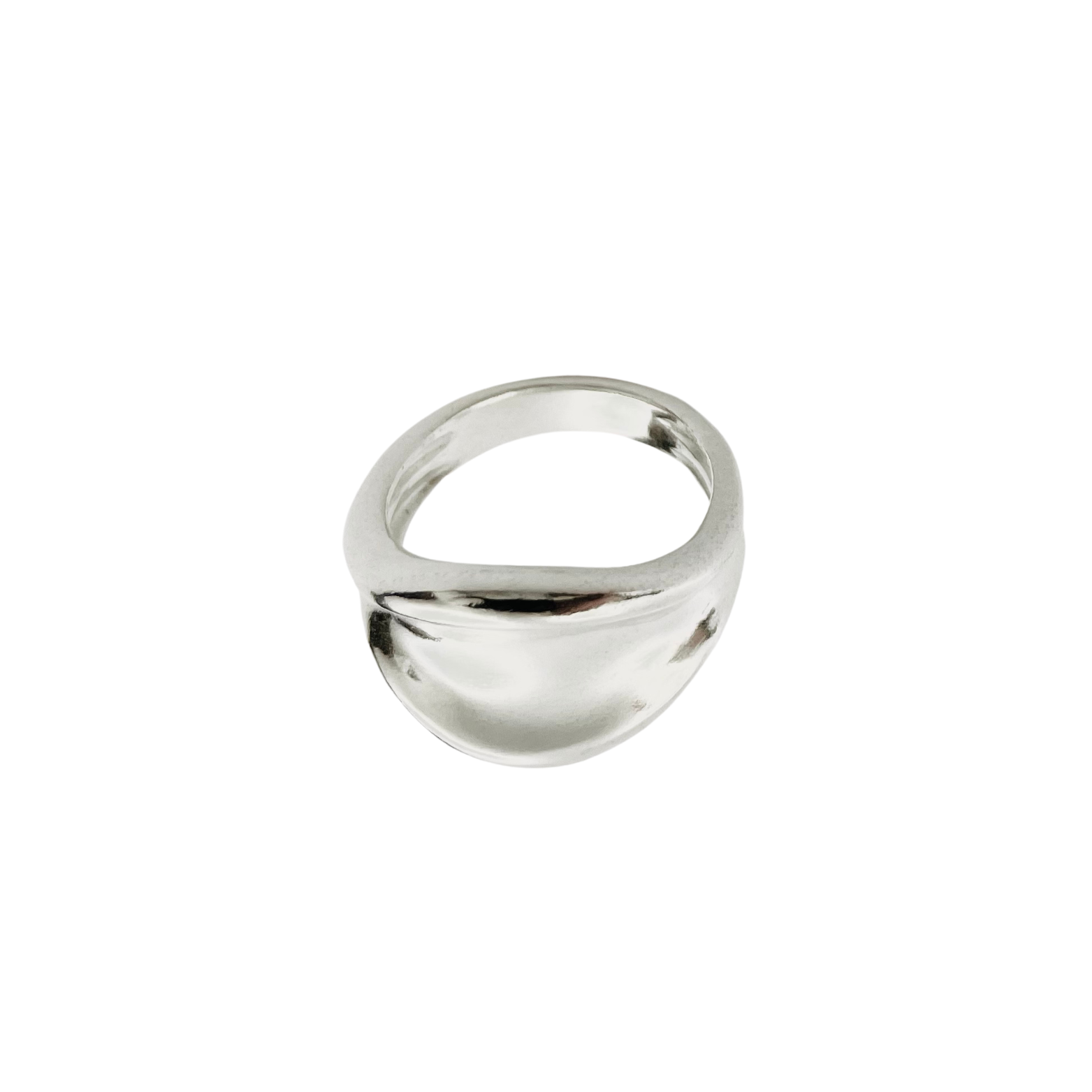 Packshot Bague Osselet en argent par la créatrice Louise Vurpas pour Bijouterie Fine