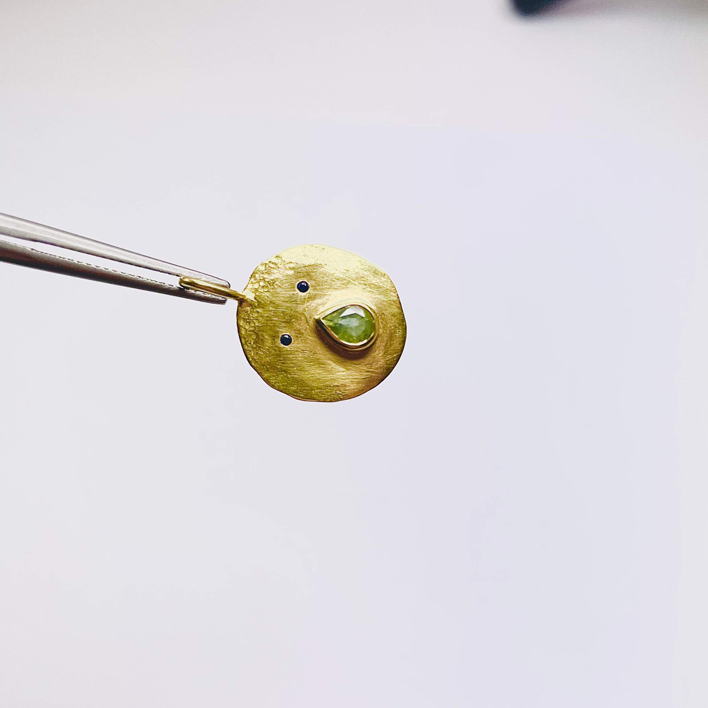 Médaille Paulette - Or 750/1000 et Saphirs